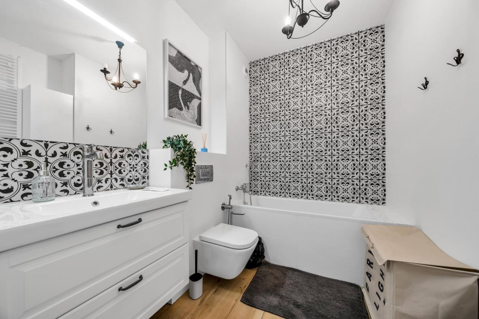 Skierniewicka Apt - Parking, Workspace, Balcony - By Rentujemy Warsaw Ngoại thất bức ảnh