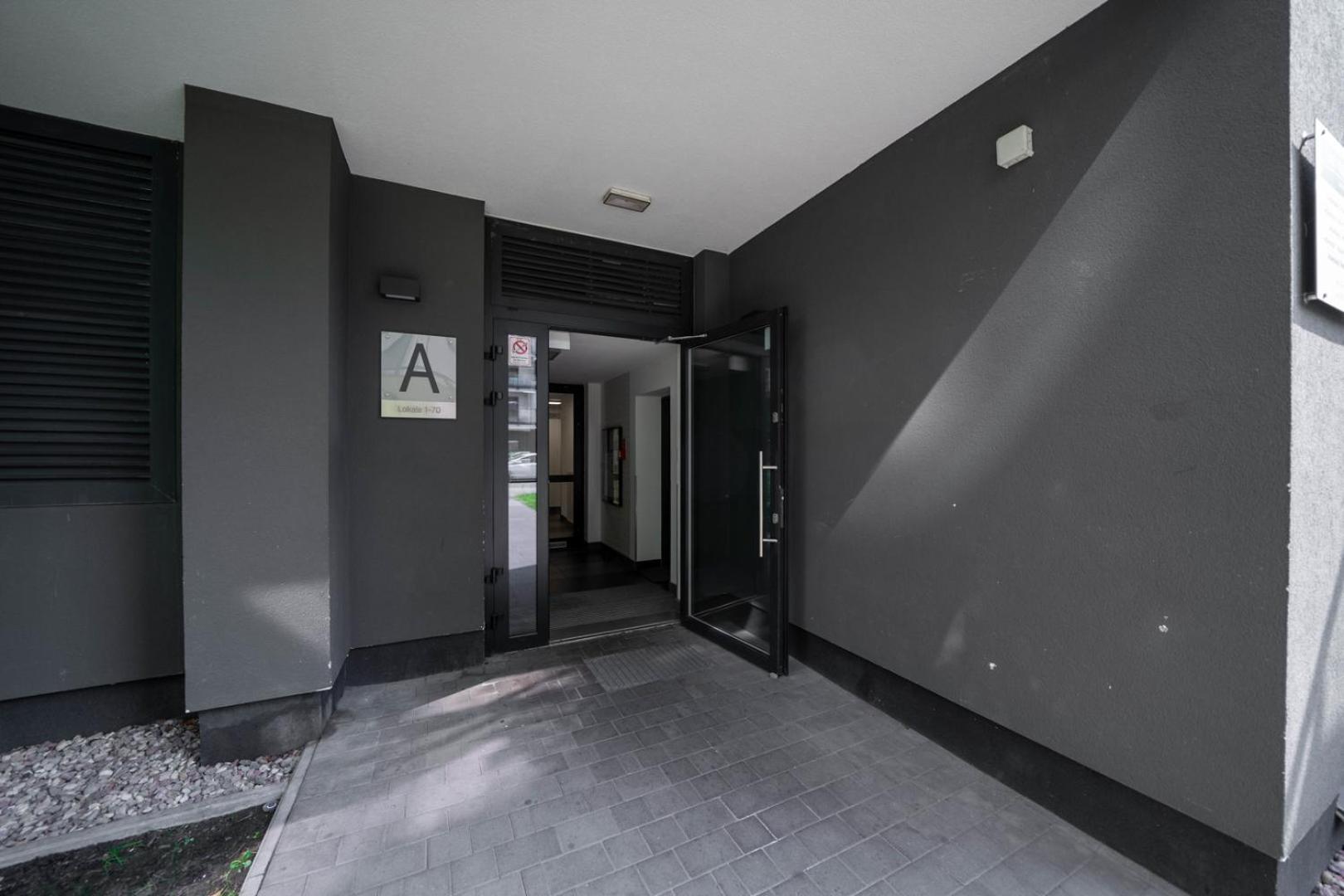 Skierniewicka Apt - Parking, Workspace, Balcony - By Rentujemy Warsaw Ngoại thất bức ảnh